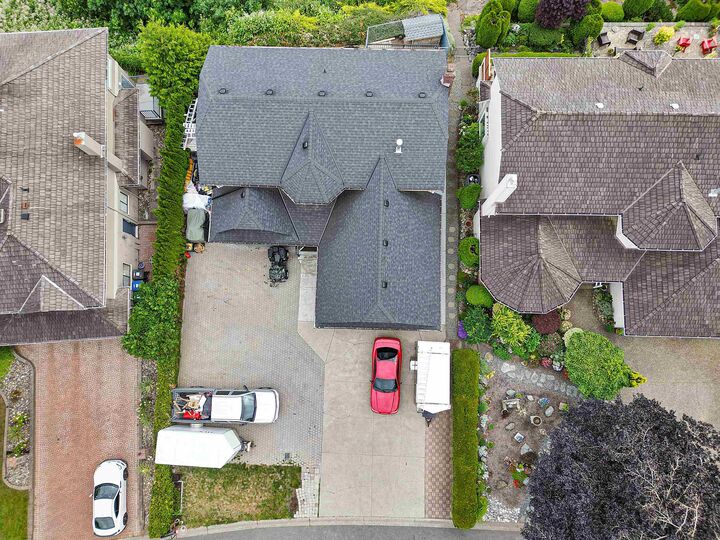 Property Photo: 35834 Eaglecrest Drive BC V3G 1E8