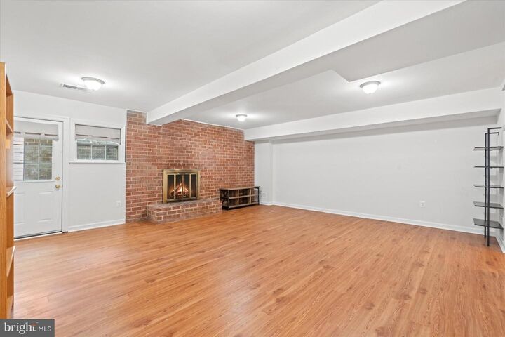 Property Photo: 1026 N Pelham Street VA 22304