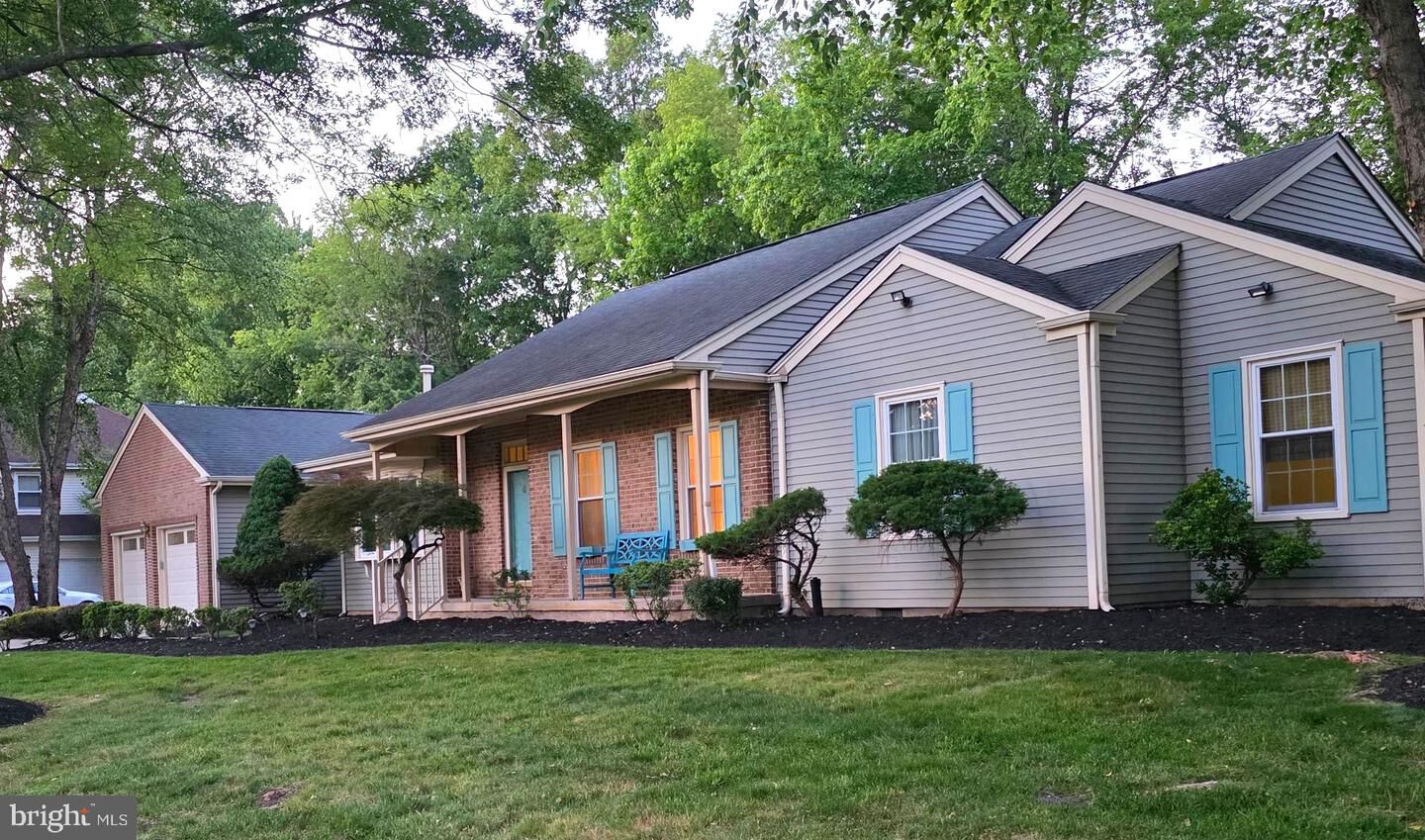 Property Photo:  28 Hopemont Drive  NJ 08054 