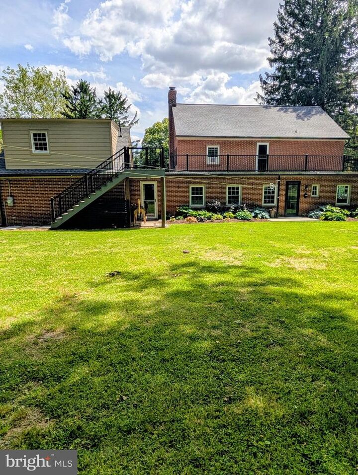Property Photo: 5827 Lincoln Highway PA 17527