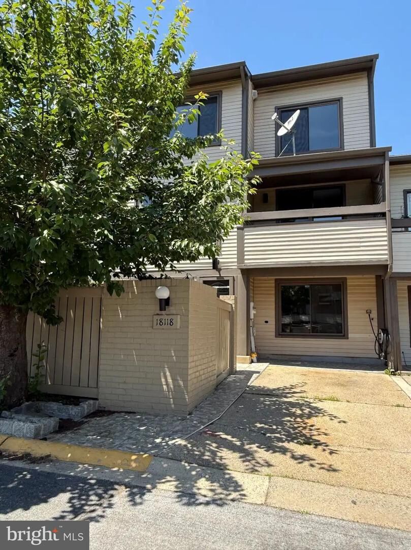 Property Photo: 18118 Kilrush Court MD 20886
