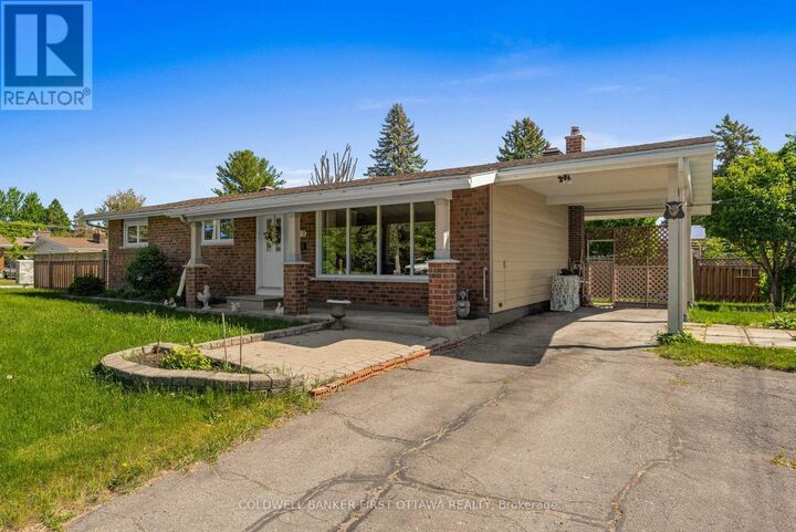 Property Photo:  49 Higwood Drive  ON K2E 5K9 