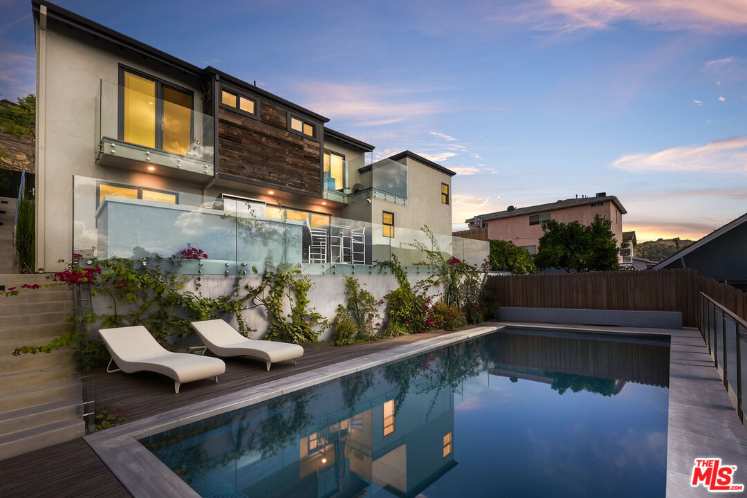 Property Photo:  3850 Glenalbyn Dr  CA 90065 