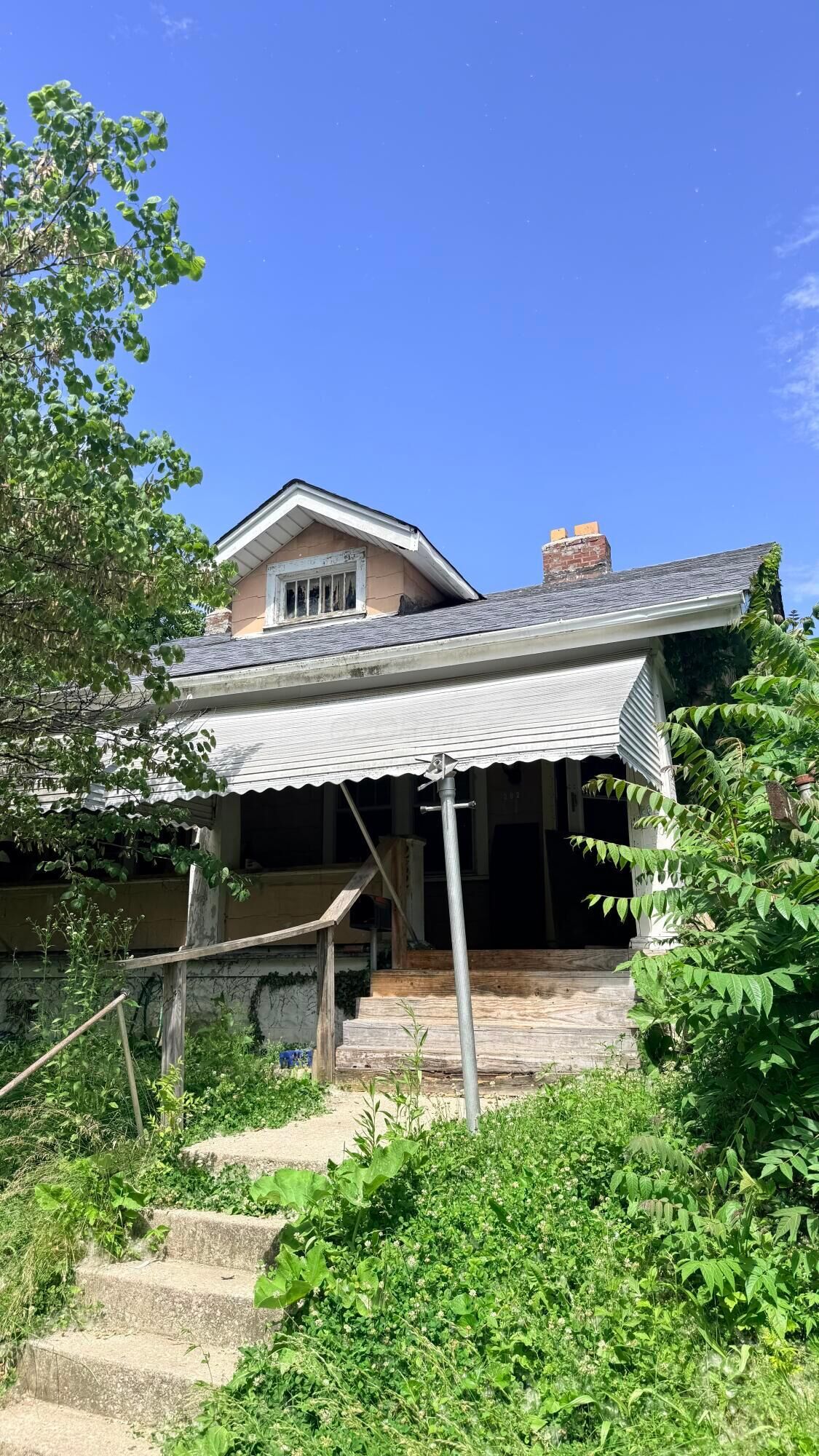 Property Photo:  282 N Oakley Avenue  OH 43204 