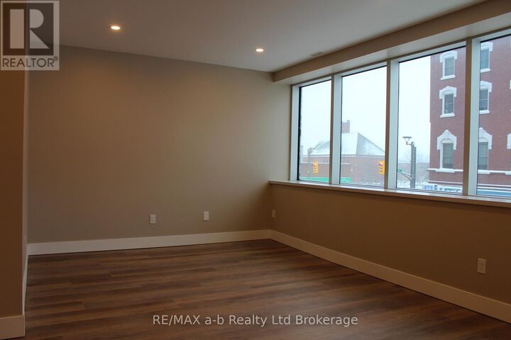 Property Photo: 391 Dundas Street 2 ON N4S 1B6