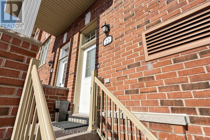 Property Photo:  10 Greensborough Village Circle 22  ON L6E 1M4 