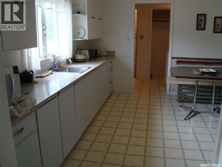 Property Photo:  260 6th Avenue E  SK S0H 1X0 