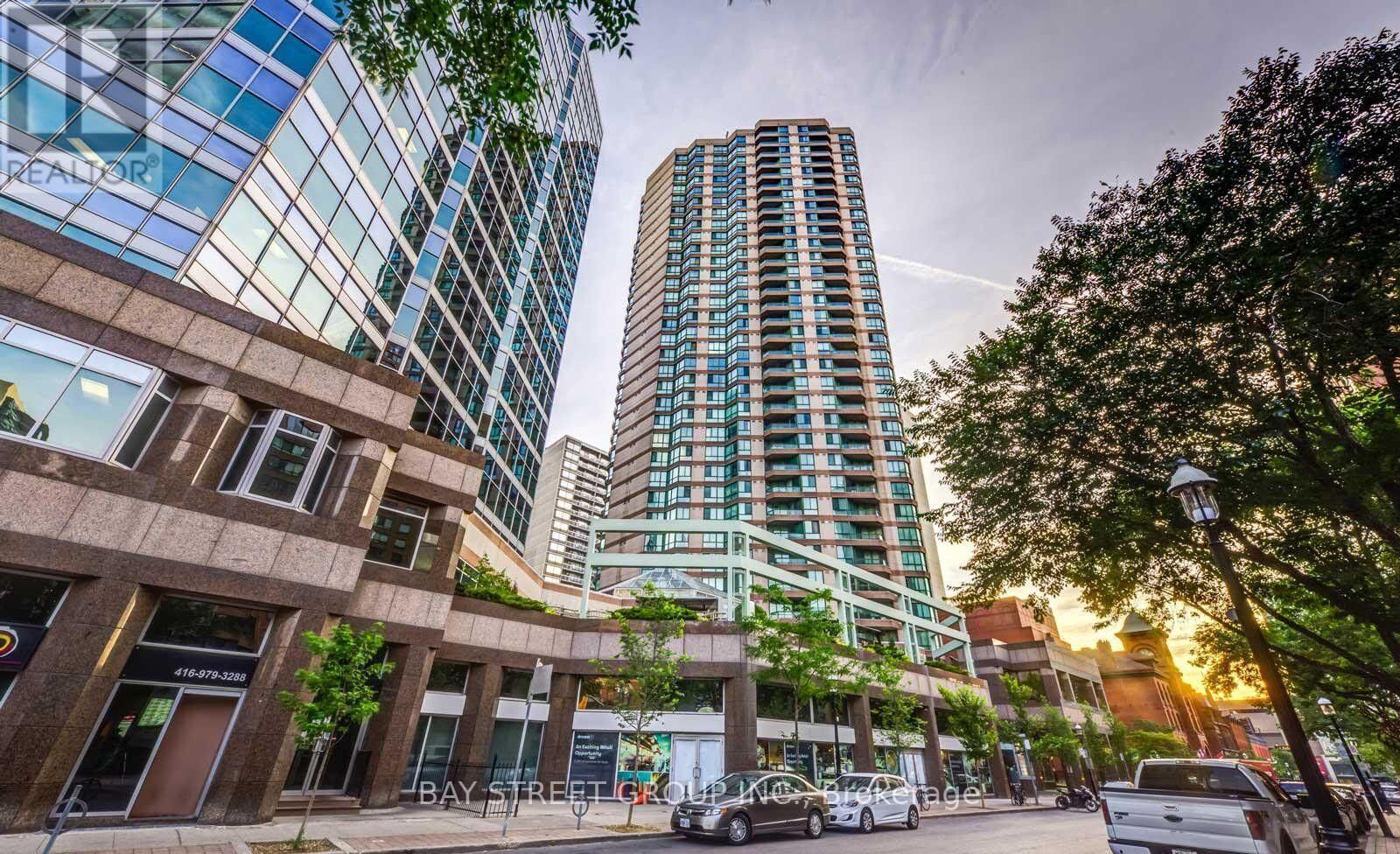 Property Photo:  38 Elm Street 2200  ON M5G 2K5 