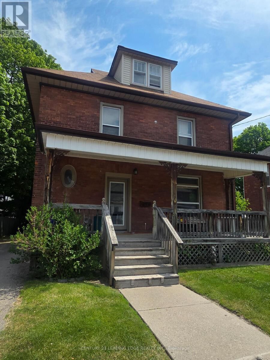 Property Photo:  195 Albert Street  ON L1H 4R4 