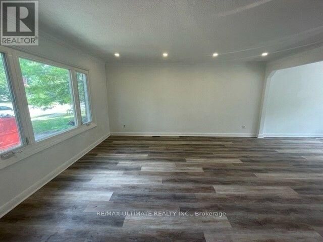 Property Photo: 117 Patricia Avenue ON M2M 1J3