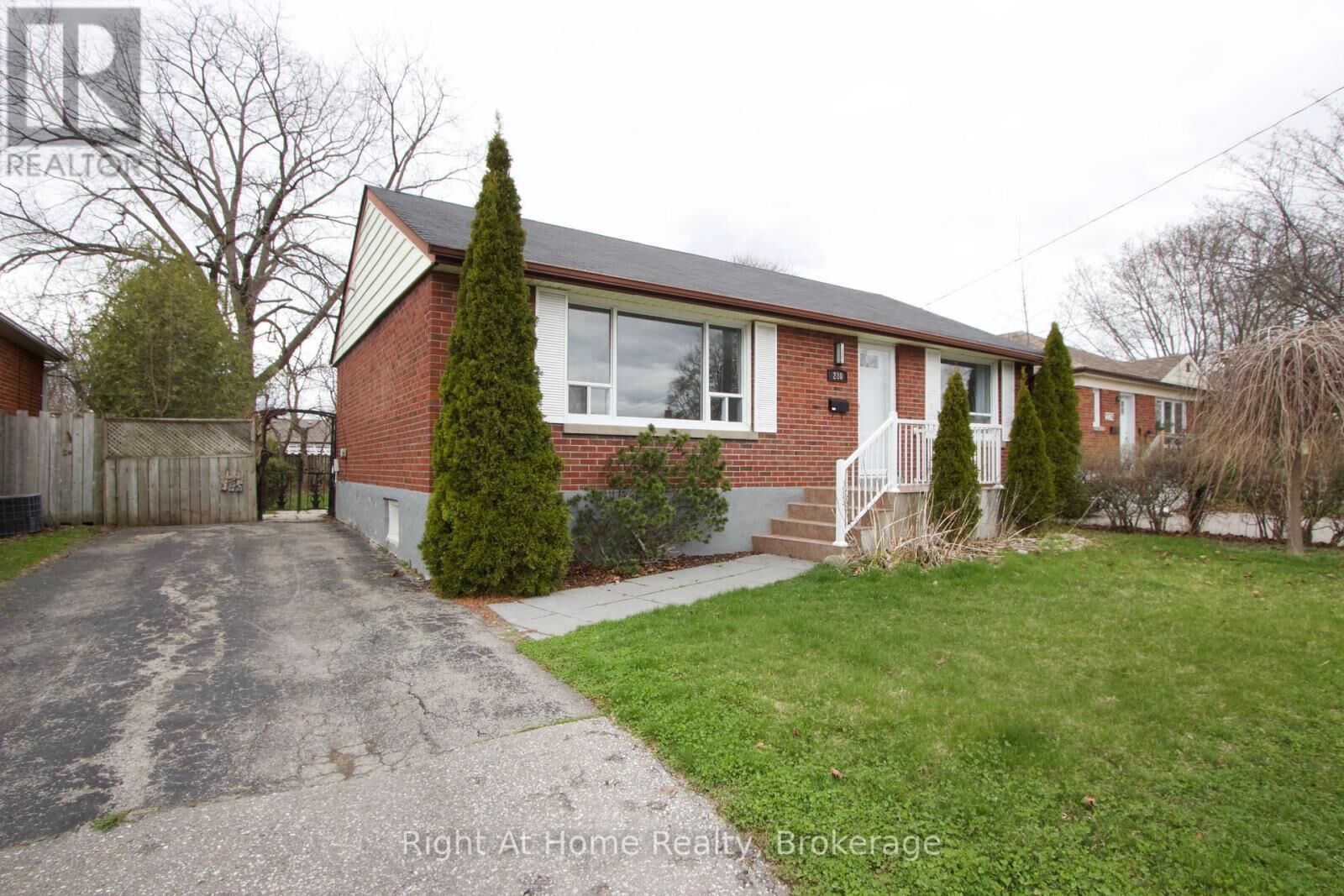 Property Photo:  280 Highland Avenue  ON L1H 6A9 