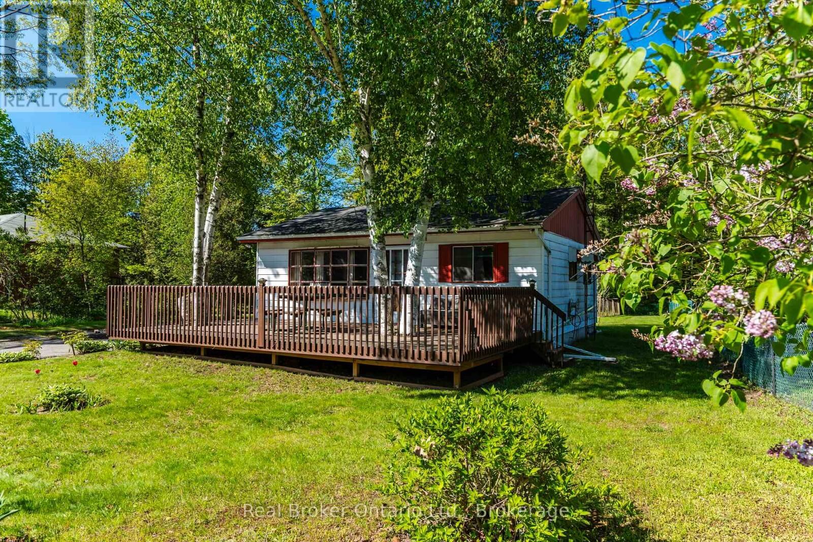 Property Photo:  24 Poplar Drive  ON L9M 0J2 