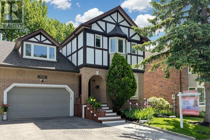Property Photo:  1931 Fairport Road  ON L1V 1T5 