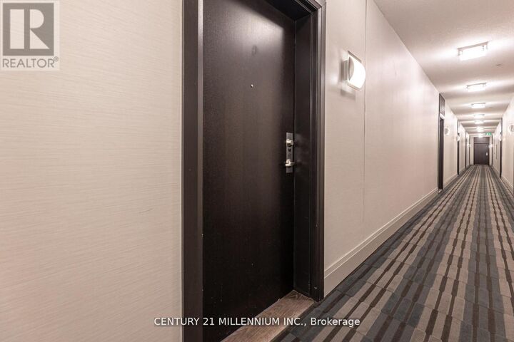 Property Photo:  15277 Yonge Street 419  ON L4G 1Y3 