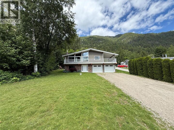 Property Photo:  723 Highway 3A Highway  BC V1L 6M4 