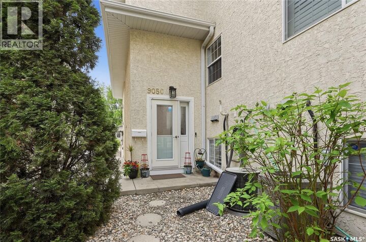 Property Photo:  C 905 9th Street E  SK S7H 0M9 
