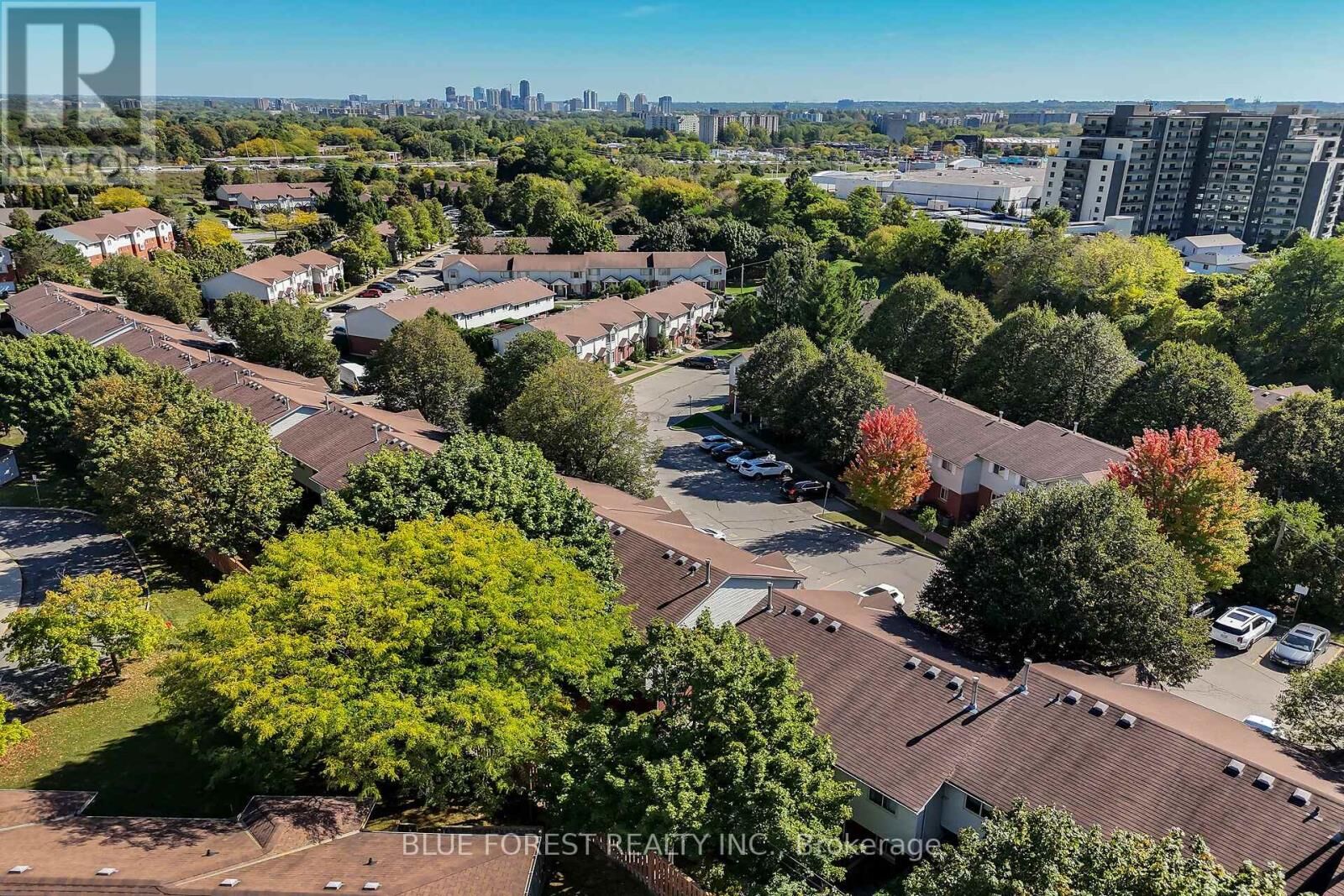 Property Photo:  70 Chapman Court 42  ON N6G 4Z4 
