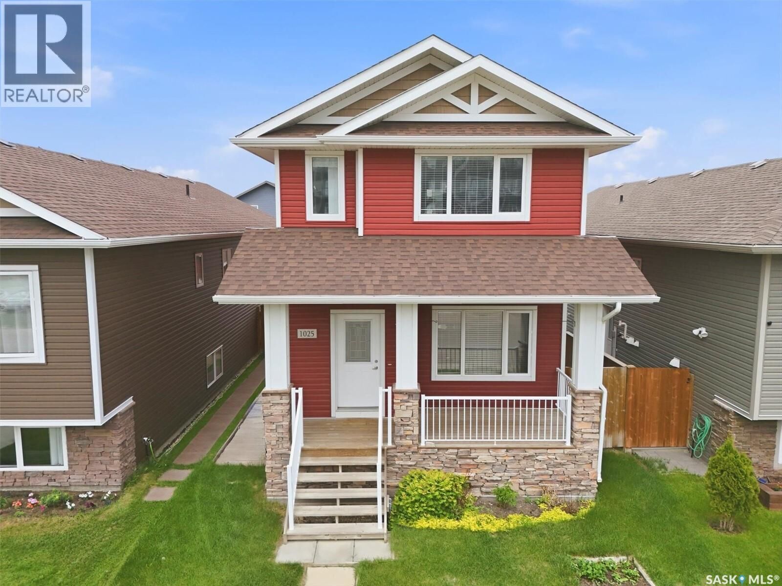 Property Photo:  1025 Parr Hill Drive  SK S0K 2T1 