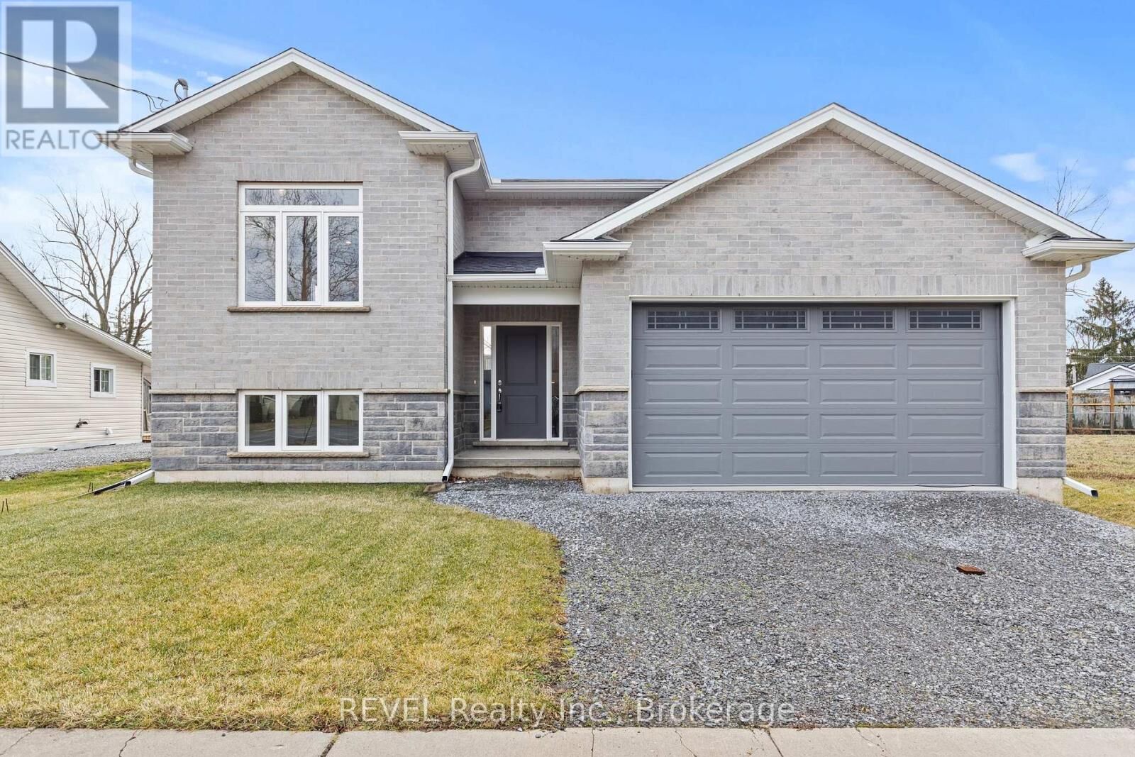 Property Photo:  735 Dominion Road  ON L2A 1G9 