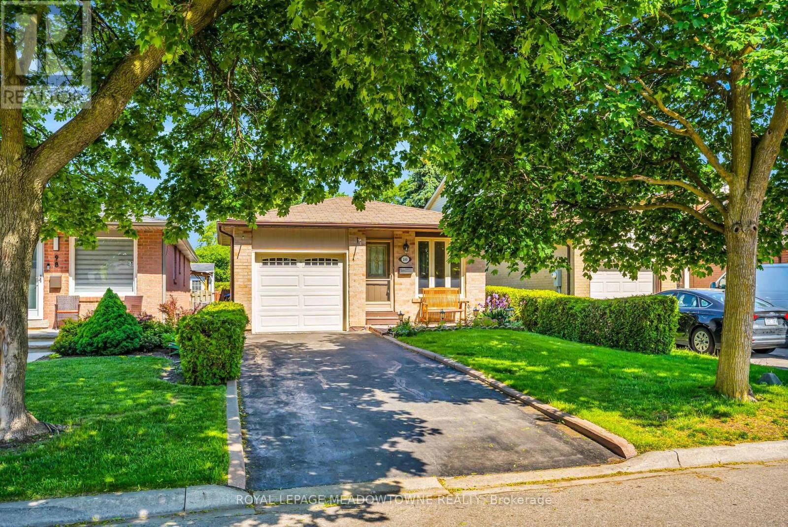 Property Photo:  100 Martindale Crescent  ON L6X 2V1 