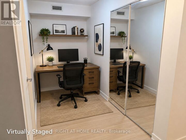 Property Photo:  21 Iceboat Terrace 2908  ON M5V 4A9 