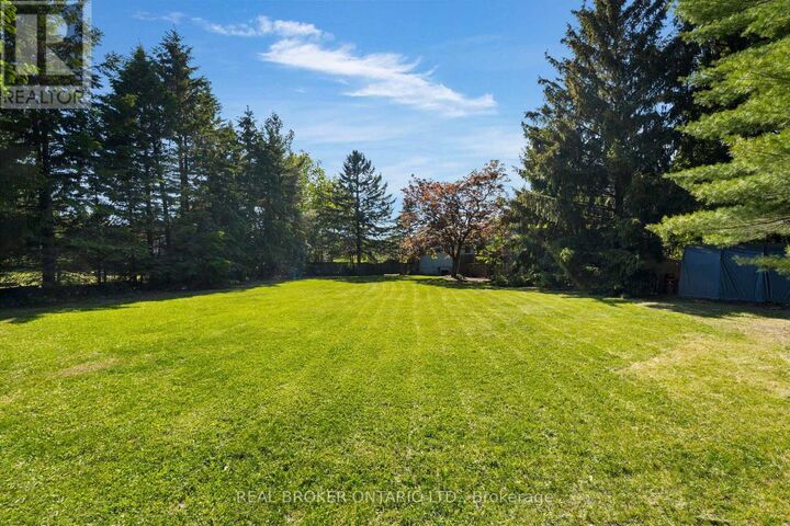 Photo de la propriété: 215 Mary Anne Drive ON L4N 4T1