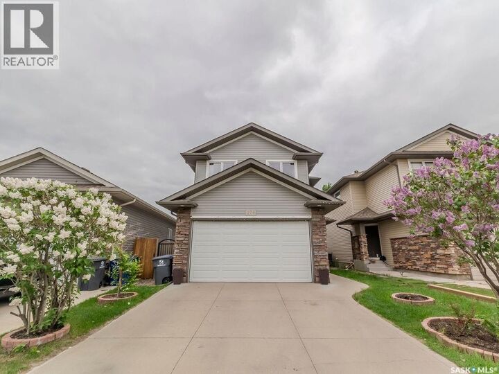 Property Photo:  274 Ashworth Crescent  SK S7T 0P1 