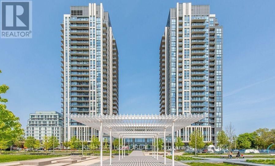 Photo de la propriété:  17 Zorra Street 1012  ON M8Z 4Z6 