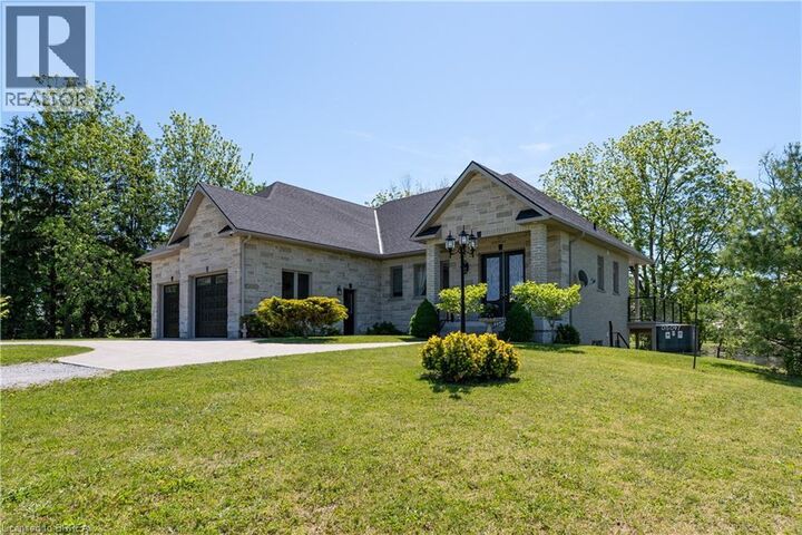 136 Mechanic Street West — photo 1
