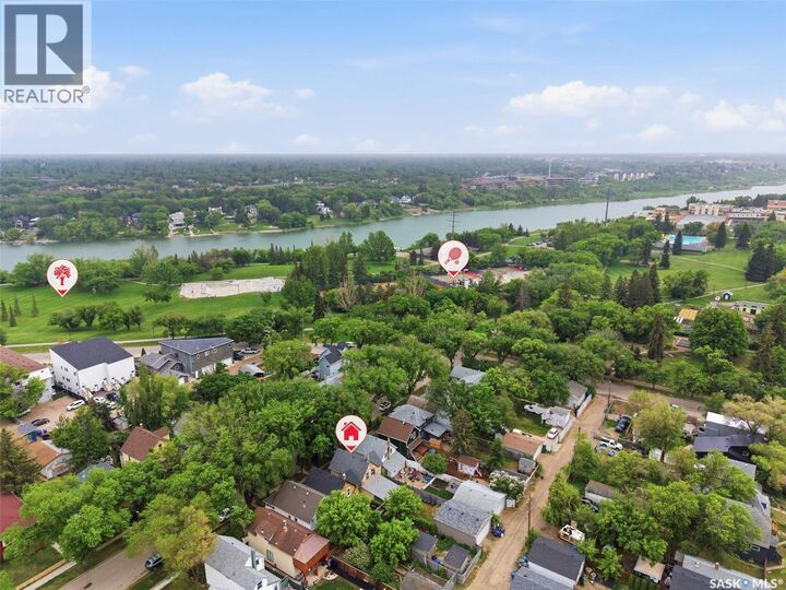Property Photo: 615 G Avenue S SK S7M 1V8