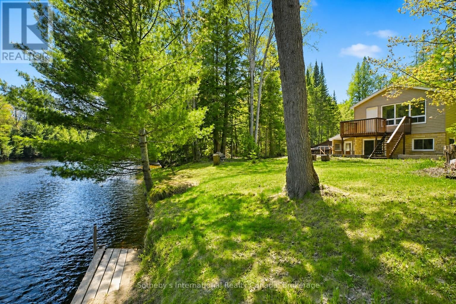 Property Photo:  1072 Holiday Park Drive  ON P1L 1W9 