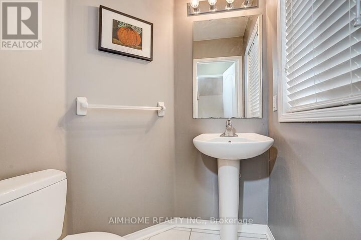 Photo de la propriété:  969 Oaktree Crescent  ON L3X 2Z2 