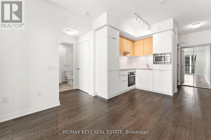 Property Photo:  20 O'Neill Road 1517  ON M3C 0R2 