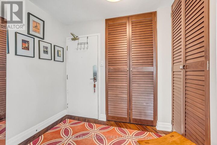 Property Photo:  250 Queens Quay West 1702  ON M5J 2N2 