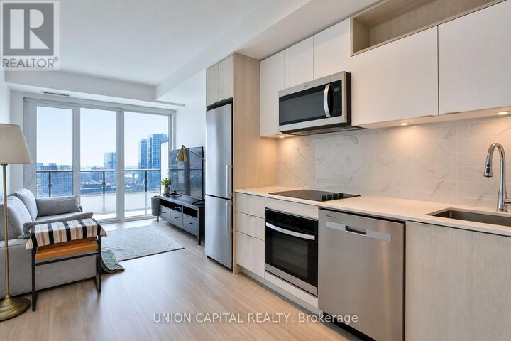 Property Photo:  70 Princess Street 1806E  ON M5A 0X6 