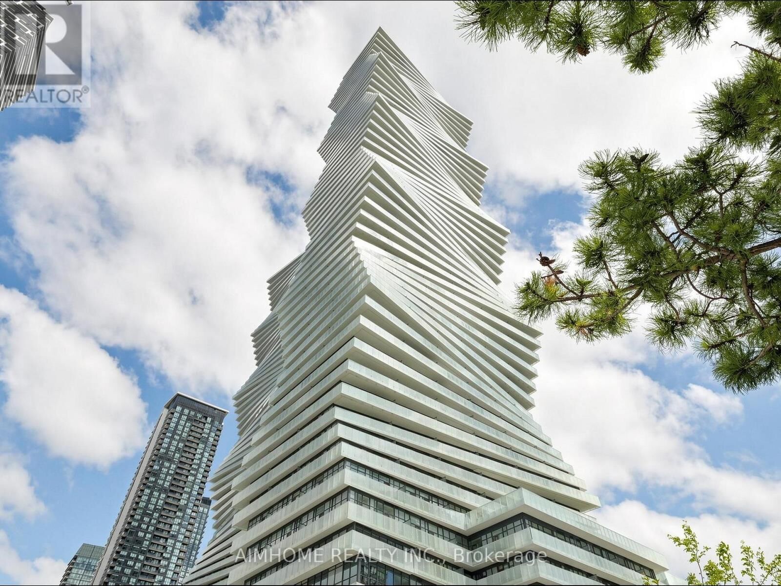 Property Photo:  3883 Quartz Road 5604  ON L5B 0M4 