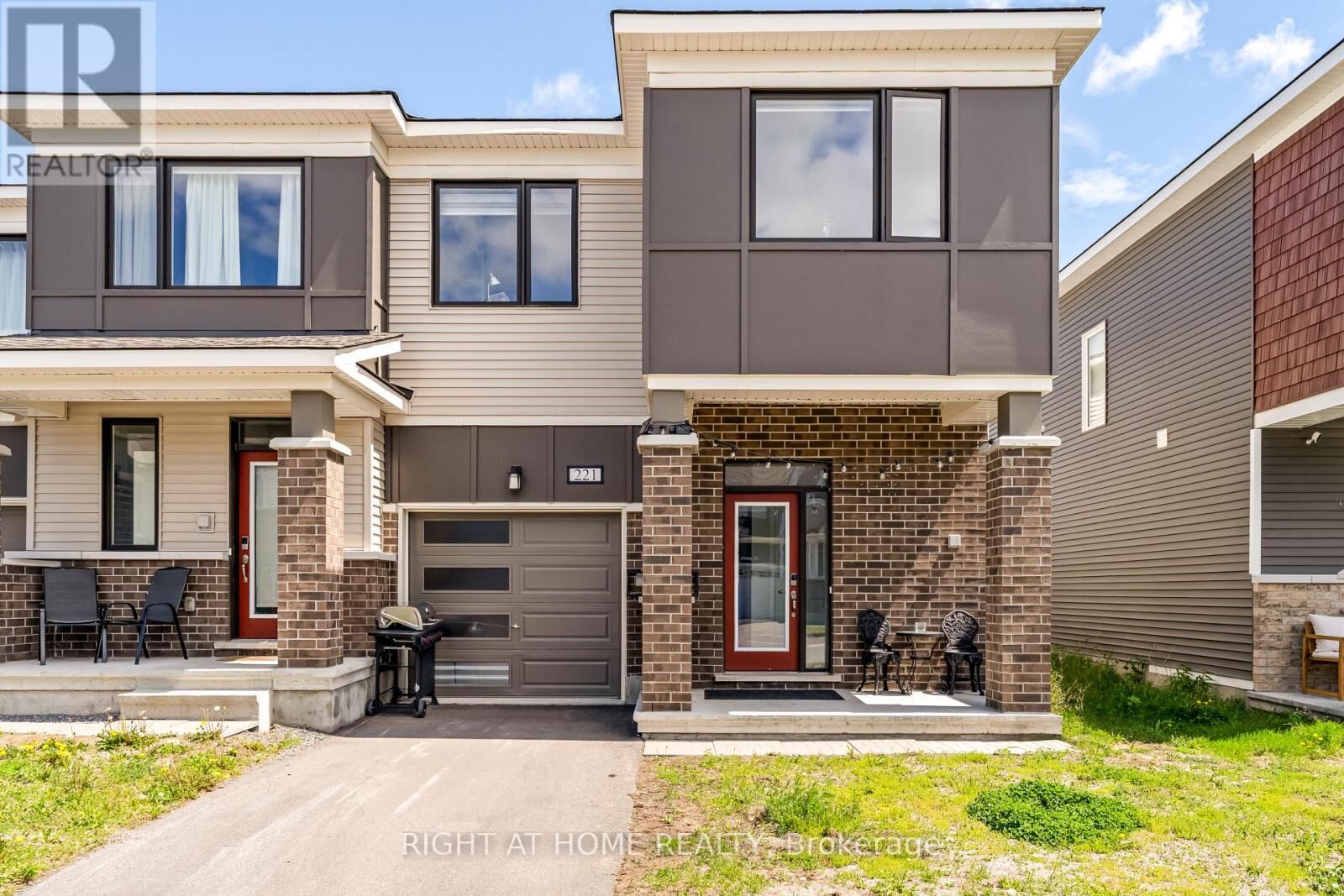 Property Photo:  221 Billrian Crescent  ON K2S 3A6 