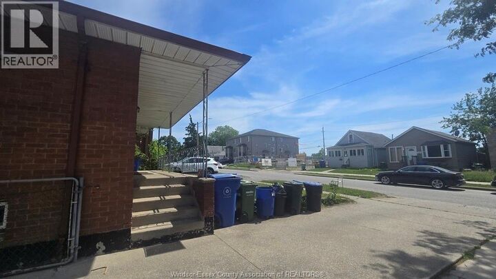 Property Photo:  1018 California Avenue Main  ON N9B 2Z7 