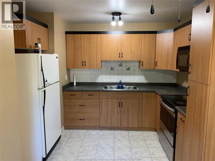 Property Photo: 9394 Esplanade Drive 3 ON N8R 2A3