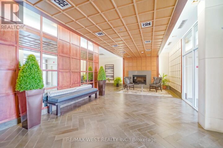 Property Photo:  3391 Bloor Street West 609  ON M8X 1G3 