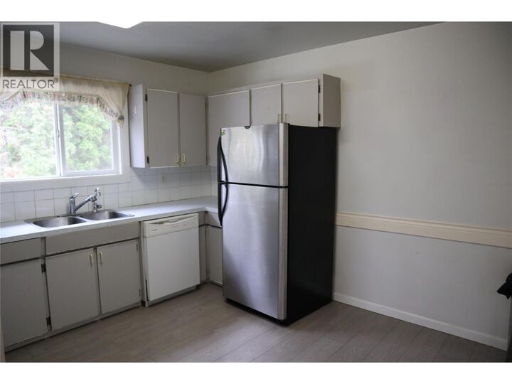 Property Photo:  1371 Ottawa Place  BC V2B 7W4 