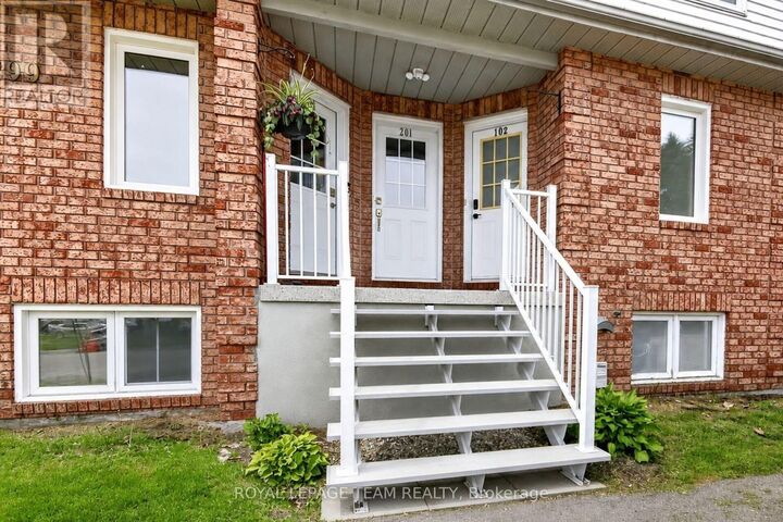 Property Photo:  299 Castor Street 102  ON K4R 1E9 