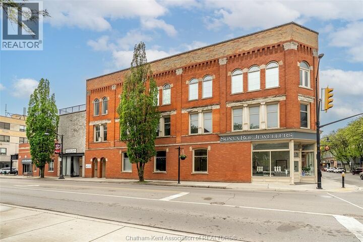 Property Photo:  138 King Street West 207  ON N7M 1E3 