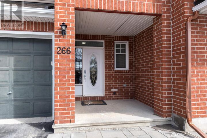 Property Photo:  266 Horseshoe Crescent  ON K2S 0B7 