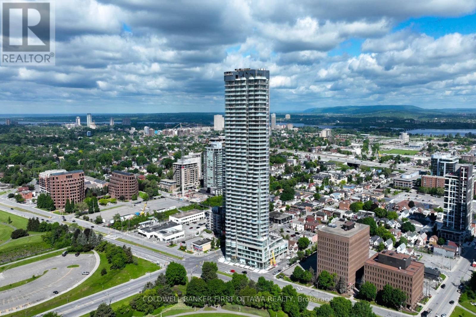 Property Photo: 805 Carling Avenue 3903 ON K1S 5W9