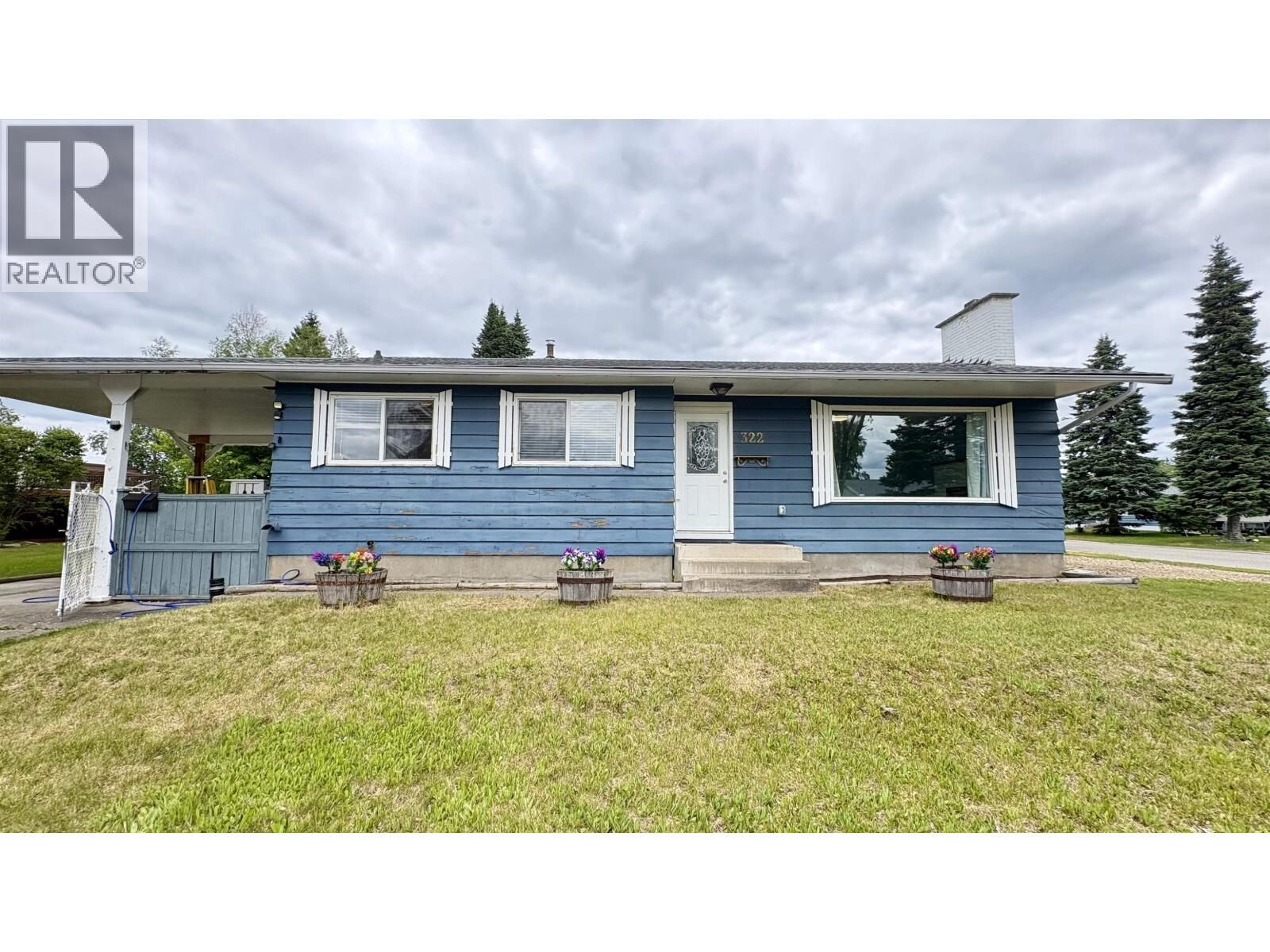 Property Photo:  322 Pioneer Avenue  BC V2M 4M2 