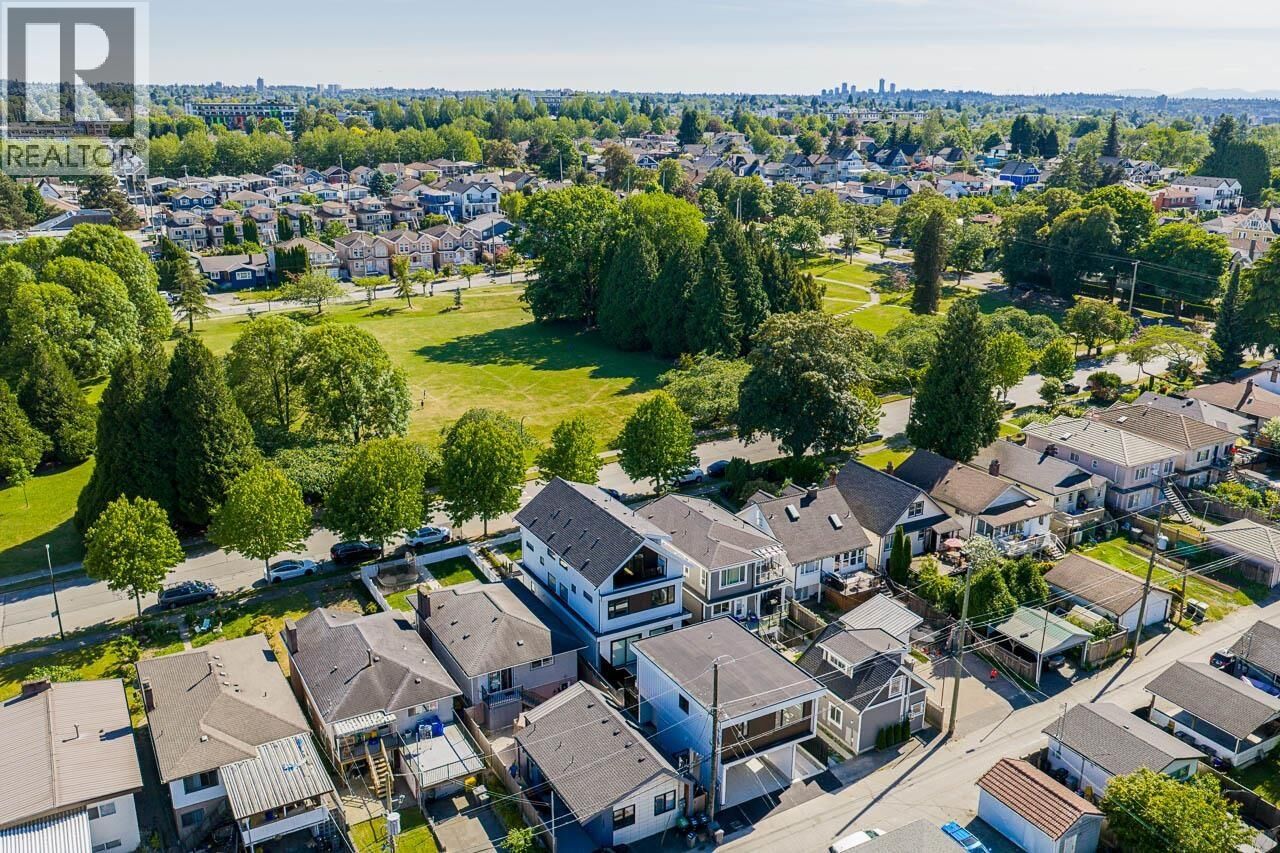 Photo de la propriété: 2877 Cambridge Street BC V5J 3Z1