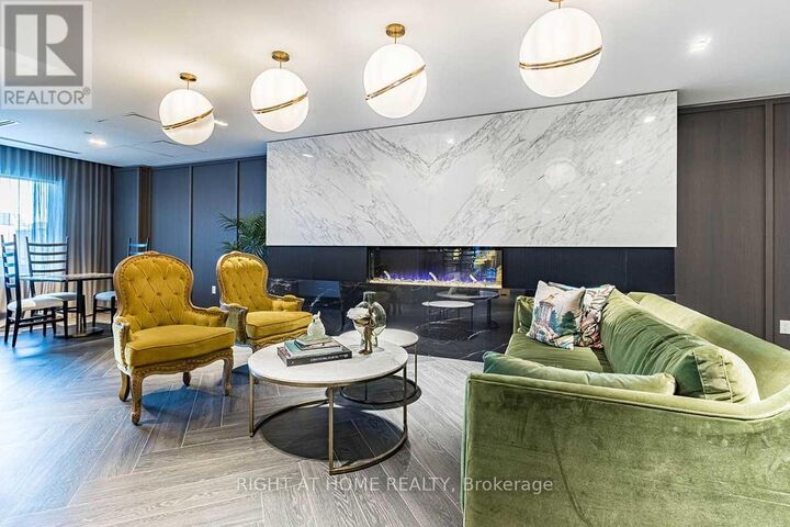 Property Photo:  395 Dundas Street West 711  ON L6M 5R8 