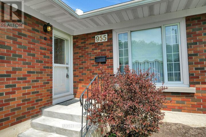 Property Photo:  955 Alpine Avenue  ON K2B 5R9 
