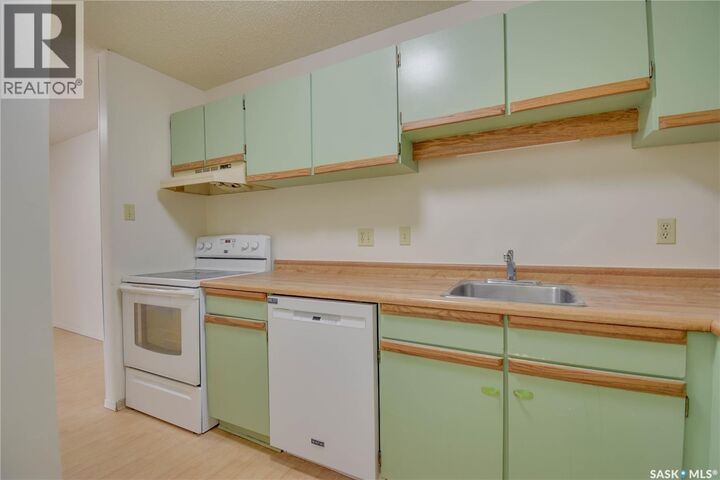 Property Photo:  101 375 Kingsmere Boulevard  SK S7J 4J6 